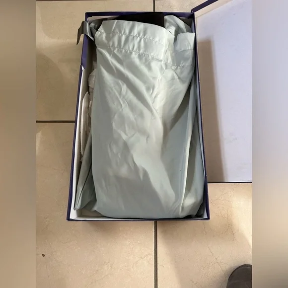 NIB Stuart Weitzman suede boots. - Picture 6 of 8